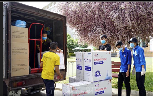 Trao tặng khẩu trang đạt chuẩn cho các bệnh viện ở Đà Nẵng
